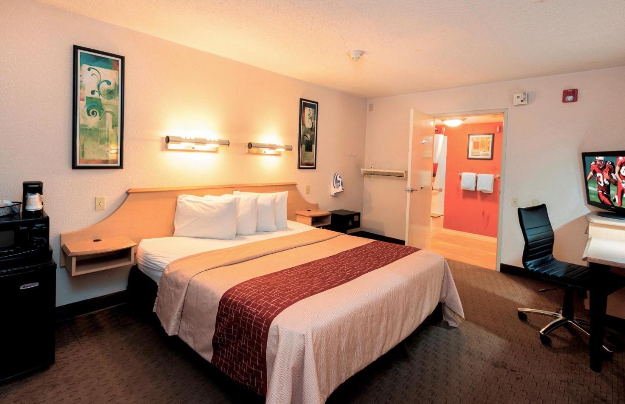 Red Roof Inn San Antonio Airport מראה חיצוני תמונה