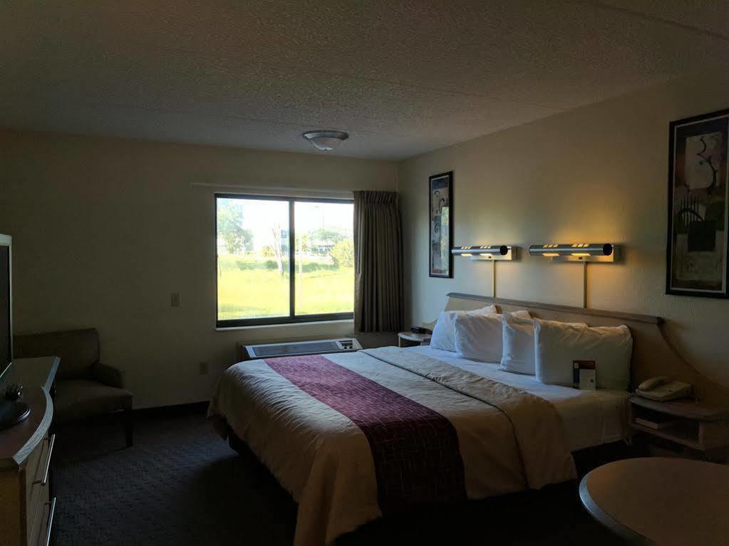 Red Roof Inn San Antonio Airport מראה חיצוני תמונה