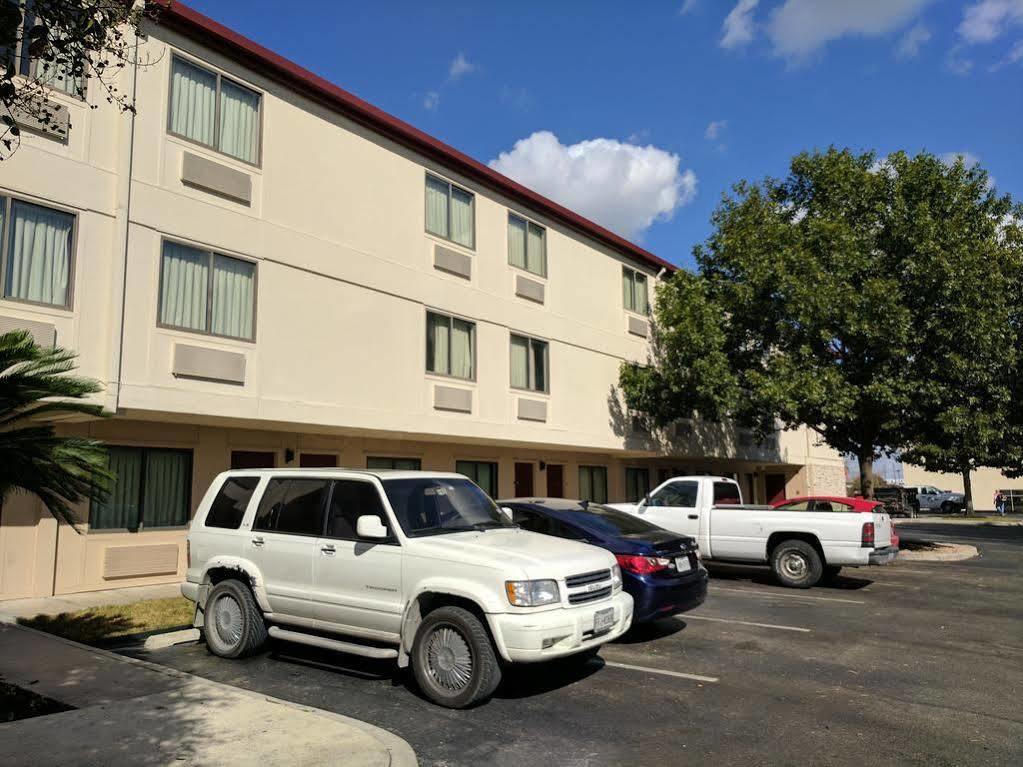 Red Roof Inn San Antonio Airport מראה חיצוני תמונה